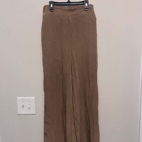 HOUSE OF HARLOW Women Elastic Hi-Rise Crinkled Wide Leg Pants - Picture 1 of 6